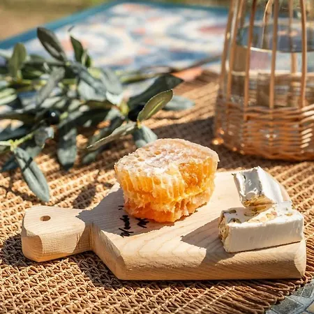 Slow Life, 10 Minutes From The Beaches And Local Shops Olia Speciosa