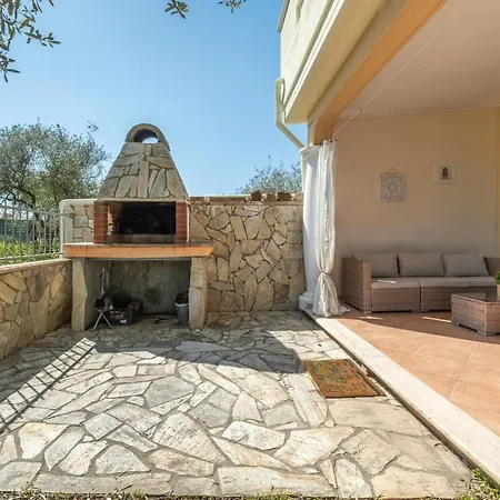 Slow Life, 10 Minutes From The Beaches And Local Shops *