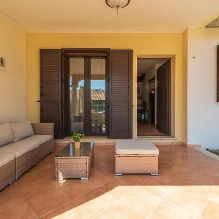 Slow Life, 10 Minutes From The Beaches And Local Shops * Olia Speciosa