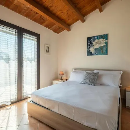 Slow Life, 10 Minutes From The Beaches And Local Shops