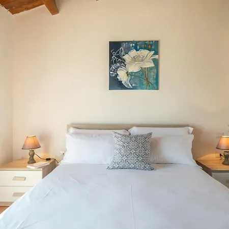 Slow Life, 10 Minutes From The Beaches And Local Shops Olia Speciosa