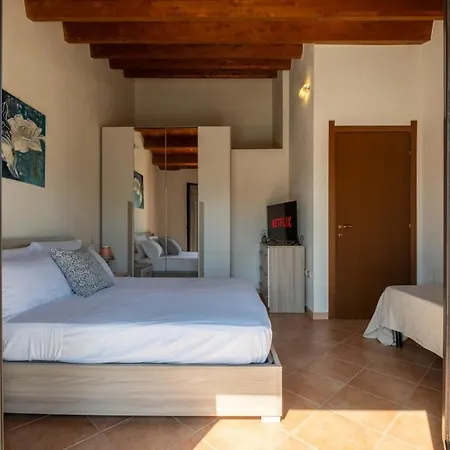 Slow Life, 10 Minutes From The Beaches And Local Shops Olia Speciosa