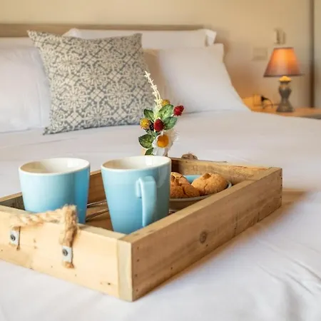 Slow Life, 10 Minutes From The Beaches And Local Shops * Olia Speciosa