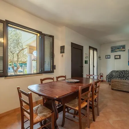 Slow Life, 10 Minutes From The Beaches And Local Shops 公寓
